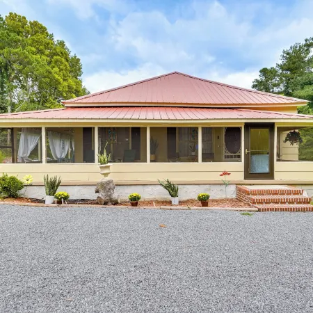 Lakeview Vacation Rental - Walk to Crystal Lake!