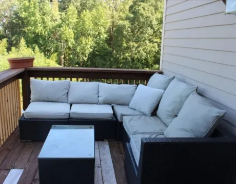 Cozy 3-bedroom, lakefront condo