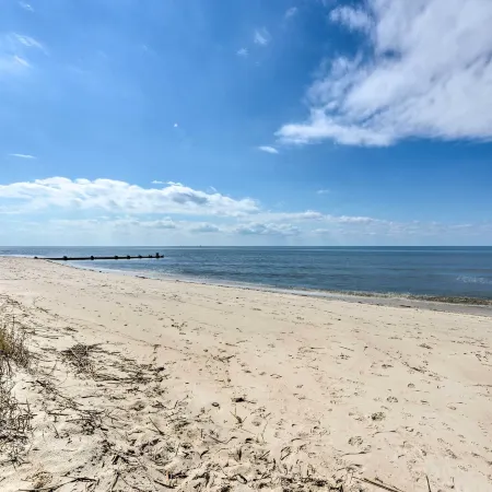 Cozy Villas Cottage w/ Deck, 1/2 Block to Beach!