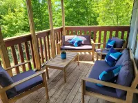 Prince Edward County Pond-Side Getaway! Family-friendly private oasis!