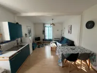 GAUGUIN F2 apartment on 1st floor 200 metres from the spa + private parking lot