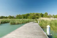 Luxury Lakefront Hideaway – Nature at Your DoorstepBLUE4 Apartment-Balatonfűzfő Hotels in Balatonfuzfo