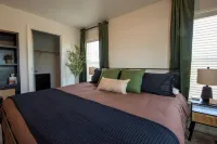 The Green House - 3 King beds, 2 Bathrooms in Yuma AZ