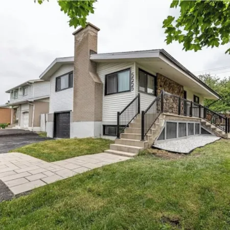 Stylish 4BR House close to DT