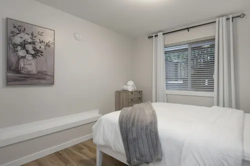 Bright and Cozy suite, great for work stays or vacations heart of Campbell River