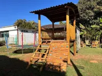 Spacious 5-bedroom house in charming Brasília with WiFi, AC فنادق في Lago Sul