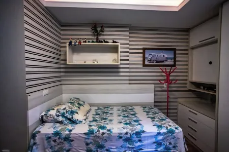 Apartment with 3 suites - Meia Praia