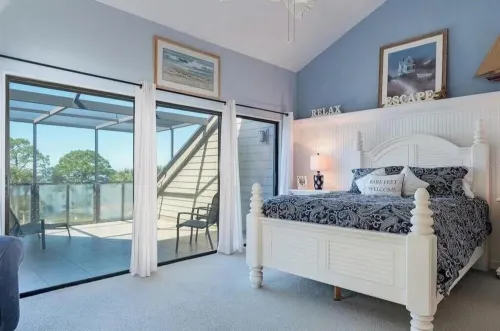 Spacious 3 Bedroom, 2 Bath Condo with Direct View of the Gulf of Mexico.