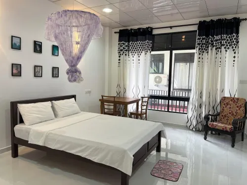 Cozy apartment in enjoyable Mirissa with WiFi, AC