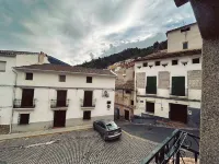Apartamento en Centro de Bogarra con Vistas al Pueblo y Montaña