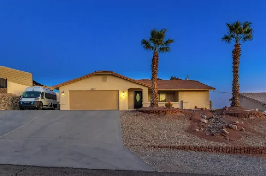 Heated Pool & Hot Tub ! Epic Game Room & Parking! Near Downtown!