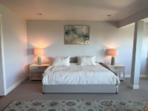 Charming Studio-bedroom house with AC and WiFi in lovely Belmont