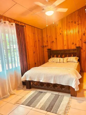 Beautiful BIG Chalet, in the country side of Riveras de Perez Zeledon,Costa Rica