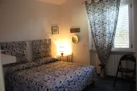 Sea view house: an ideal place for family or friends vacation Hotel dekat Elba Island