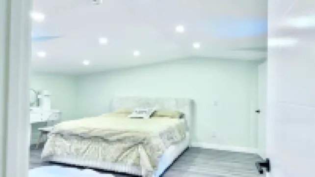 Spacious 3Story,3bedroom,Pets Park,Near UofA&more attractions.Luxury starts here