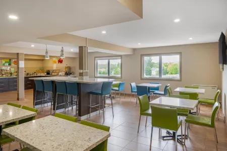 Quality Inn & Suites Отели в г. Батерст