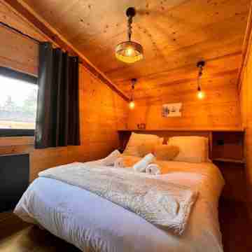 Chalet l'épicéa Sous les Pins•4 to 6 Pers.-5Min Walk to Slopes & Shops Rooms