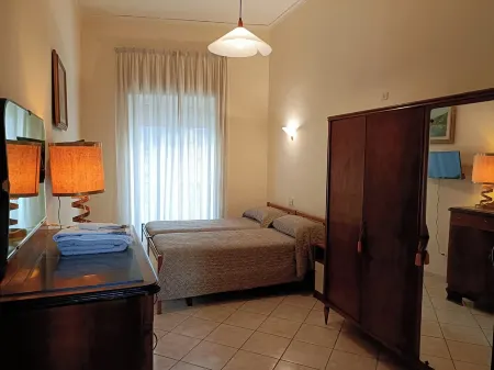 Appartamento Confortevole da 2 a 5 Posti Letto, Situato nel Centro Storico