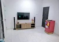 Chic 2-bedroom apartment with AC, WiFi in cool Tema Hotels in Tema