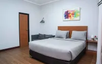 Denz Express Bintaro Hotels near University of Muhammadiyah Jakarta