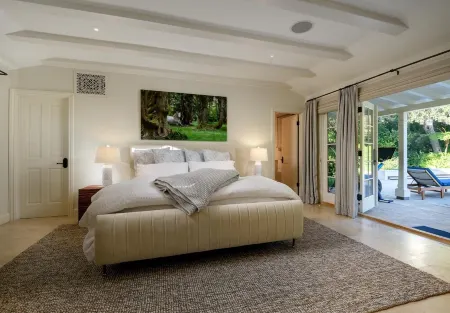 Montecito Dream estate with pool , views and guest house