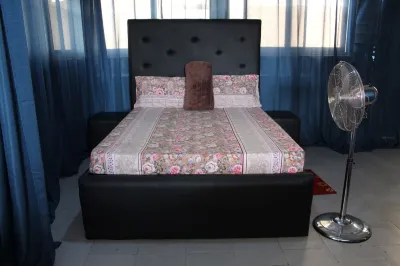 Chambre, Salon Meublé Moins Cher Idéal Pour Votre Séjour Hotels in 