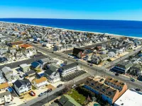 Cozy 1-bedroom condo in Lavallette, located 1 block from beach Ξενοδοχεία στην πόλη Lavallette