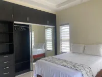 Amore Villas luxurious  3 bed holiday villa situated in the heart of Ocho Rios โรงแรมใน