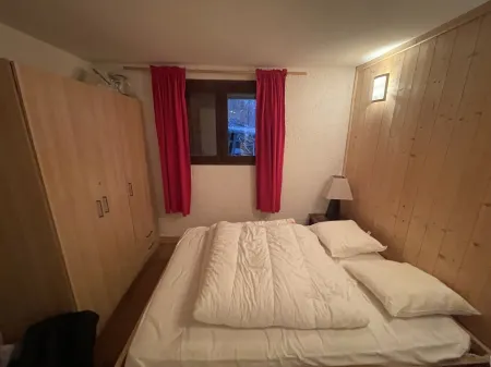 Quiet family chalet in the center of Les Claux resort, 250 minutes from the slopes.<br> Отели в г. Вар