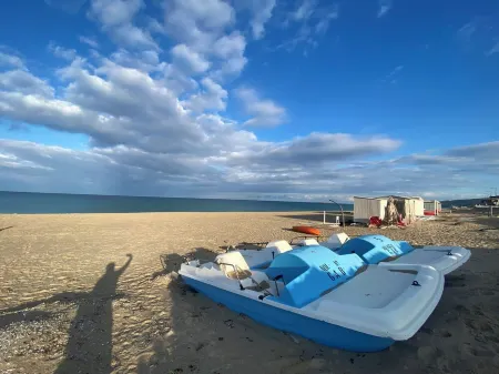 Wind, sun and sea breeze await you