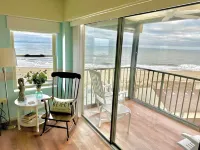 Breathtaking Ocean view, few steps to the beach!!!!!