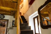 The Little House [Franco's Court] Hotels in Brusimpiano