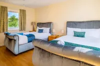 Posh Wetheringsett in Milton Keynes Hotels in Bletchley and Fenny Stratford