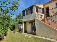 Rez de Jardin D'une Ancienne Maison de Vigneron Provençal
