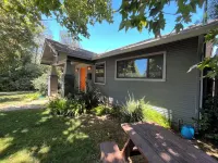 Cozy Craftsman Sanctuary in the Best Neighborhood in Modesto