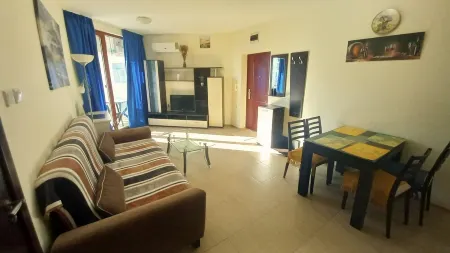 Cozy apartment in Apolon-7, Nessebar near the sea with garden and swimming pools Отели рядом с достопримечательностью «Археологический музей города Несебр»