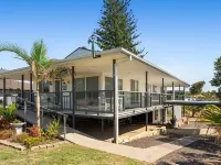 Anna Bay Beachside Getaway Hotels in Anna Bay