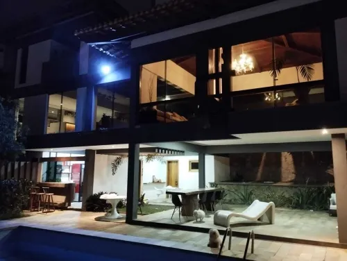 Mansão com Vista 180 Graus Para Mar. 1000m2 de Área