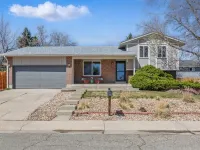 Spacious 4BD - Backyard BBQ, Fire Pit & Mini Golf Hotels in Arvada
