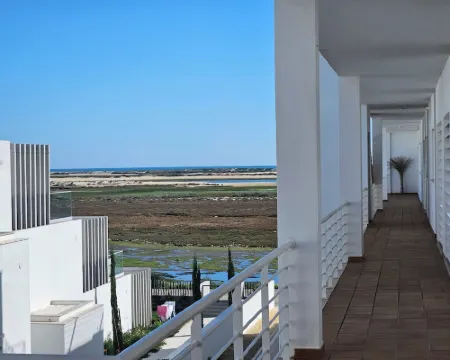 Seafront Complex with private pool, two bedroom apartment fully equipped Hotels in Fuseta