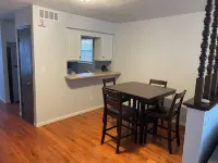 Charming 2-bedroom apartment in wonderful Jefferson City with WiFi, AC