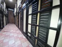 RedDoorz at Luxury Homestay Near Aloha Waru Surabaya Hotel a Gedangan
