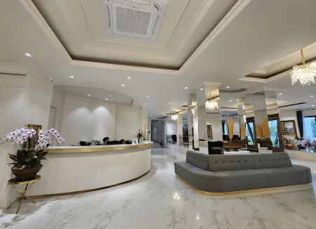 Suphorn Grand Hotel Отели в г. Wiset Chai Chan