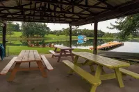 Lakeside Cabin Near Holiday World Perfect for Families & Friends