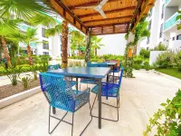 Indigo 7 - Steps from Playa Brujas Beach - Homestays