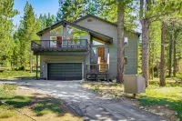 Sunny Cabin: 1 Mi to Tahoe Donner Resort! - parking