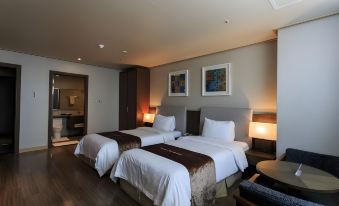 Hyunjin Tourist Hotel