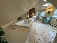 Charming Victorian Home Downtown Newport