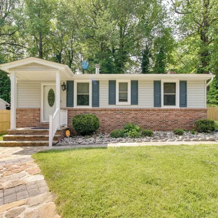 Walk to Beach: Charming Maryland Home w/ Yard! Отели в г. Калверт