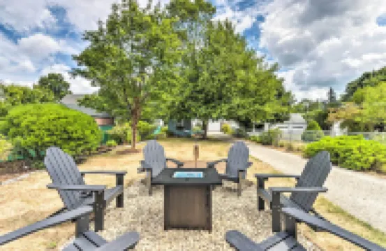Walkable New Haven Retreat w/ Ocean Views!